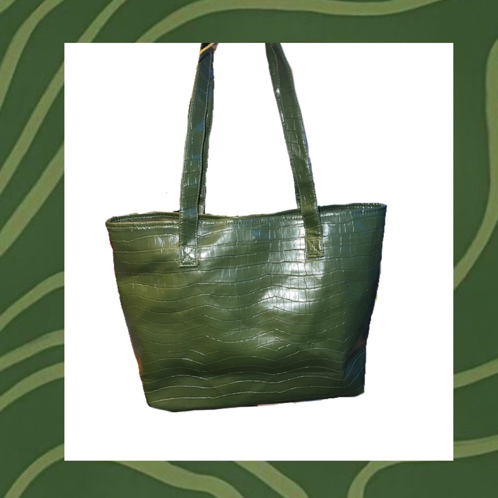 GREEN SNAKE SKIN TOTE